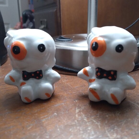 Halloween Other - Fun Halloween Mummy Salt and Pepper Shakers